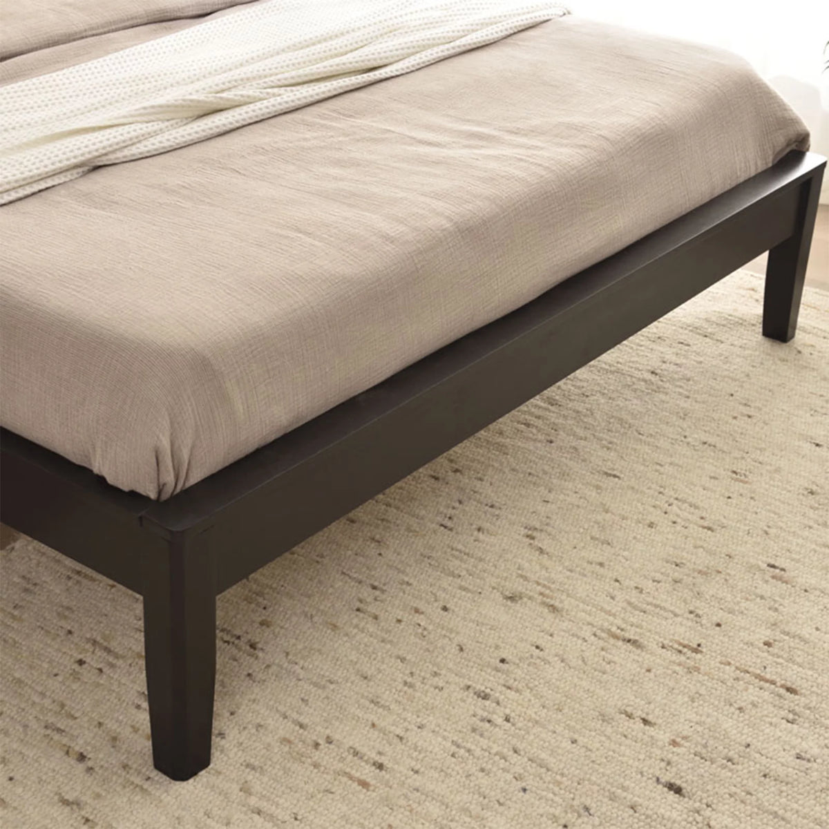 Black Queen Solid Pine Wood Platform Bed Frame T84806