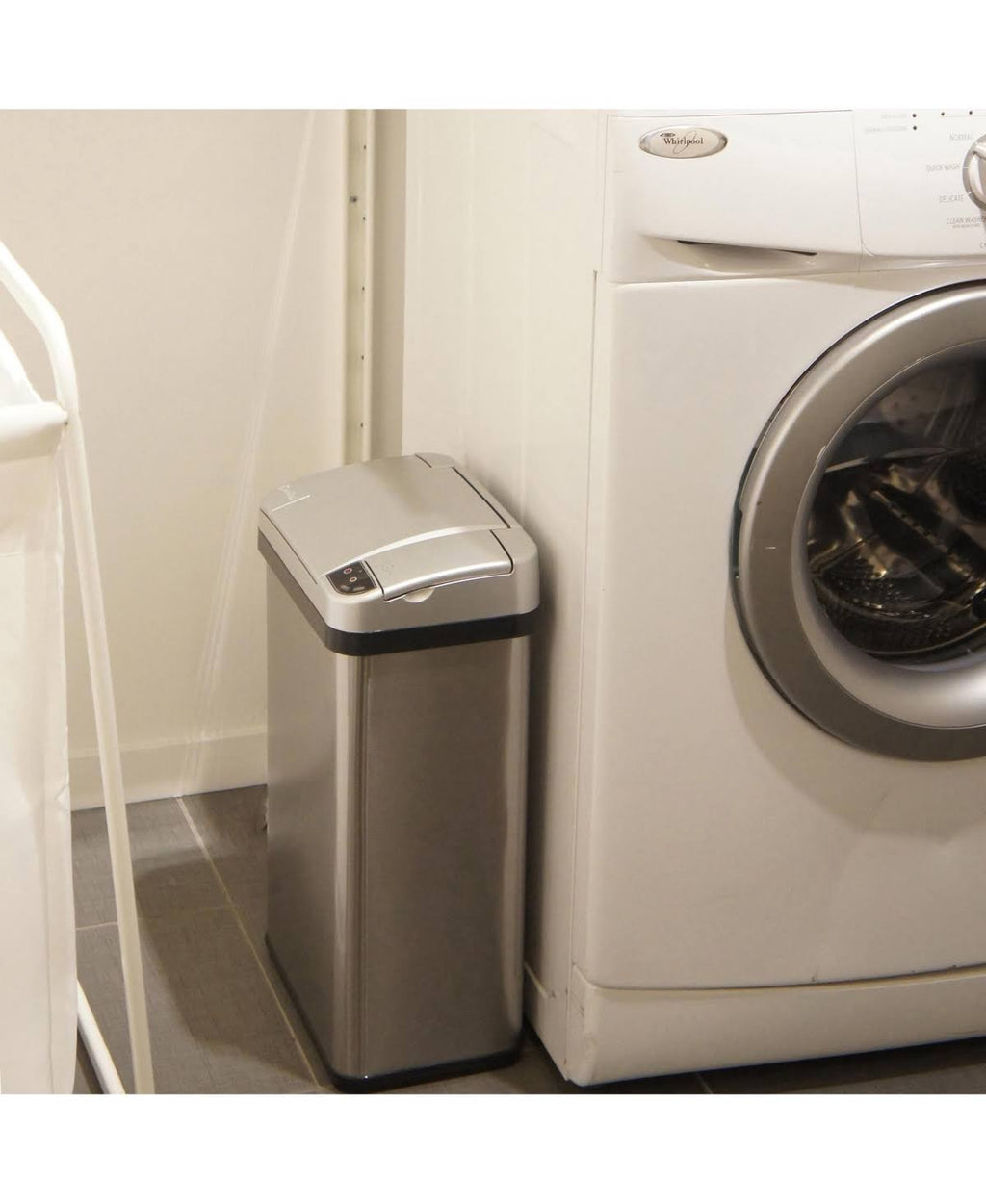 4 gal Stainless Steel Motion Sensor Trash Can C671257