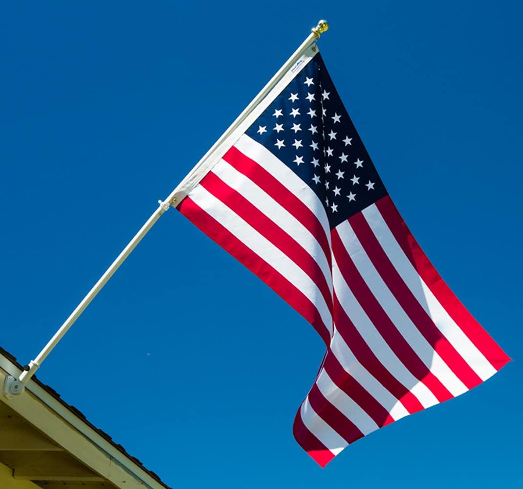 American Classic White Kit Flag Pole with Bracket and American Flag I853117