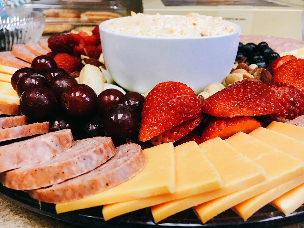 Classic Man Snack Gift Basket Summer Sausage Wisconsin Cheese E25241