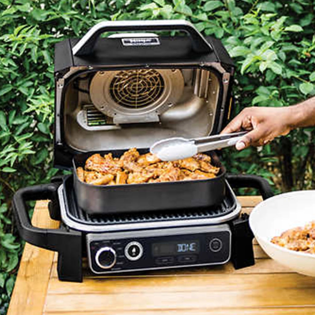 Restored 7-in-1 Outdoor Grill & Smoker and Air Fryer F982