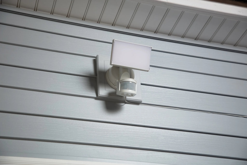 Solar Three Head LED Motion Sensing Security Flood Light, White, 2000 Lumen U90562
