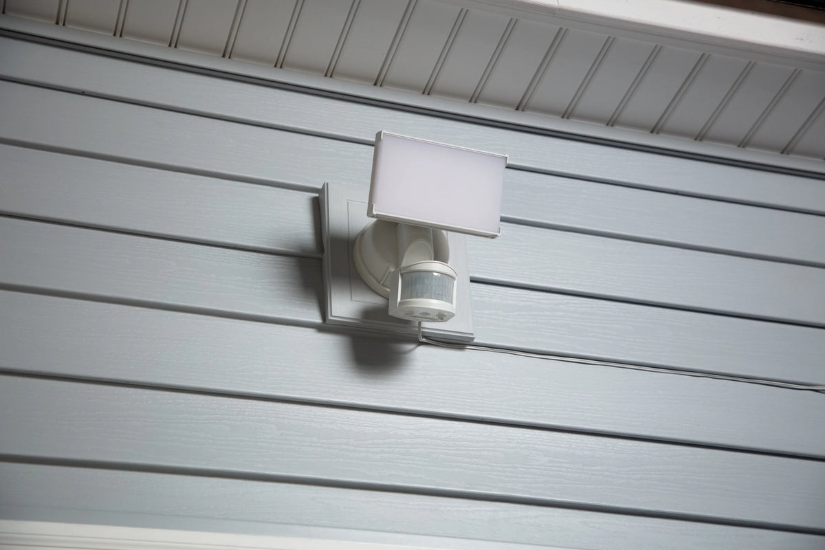 Solar Three Head LED Motion Sensing Security Flood Light, White, 2000 Lumen U90562