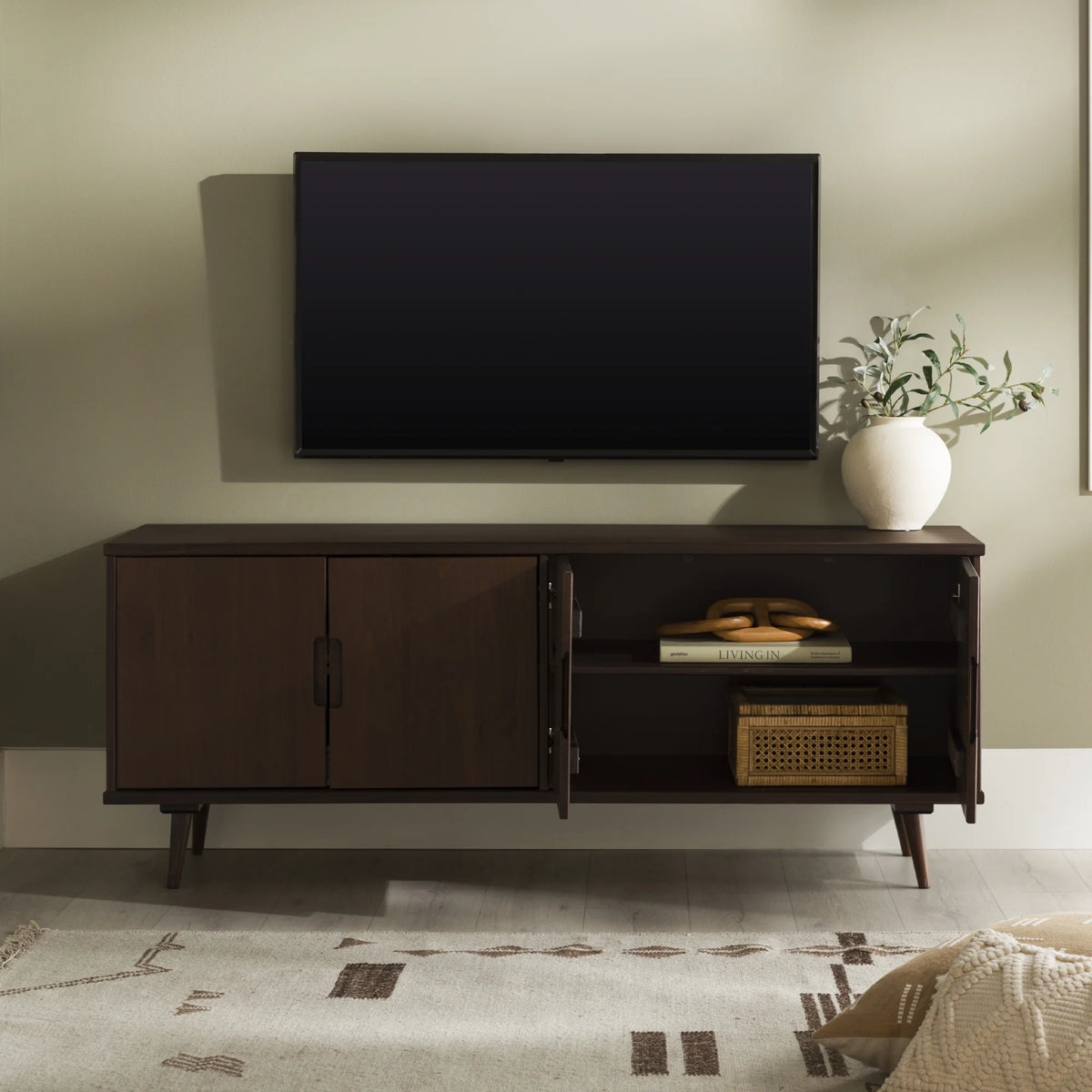 4-Door Walnut TV Stand D690864