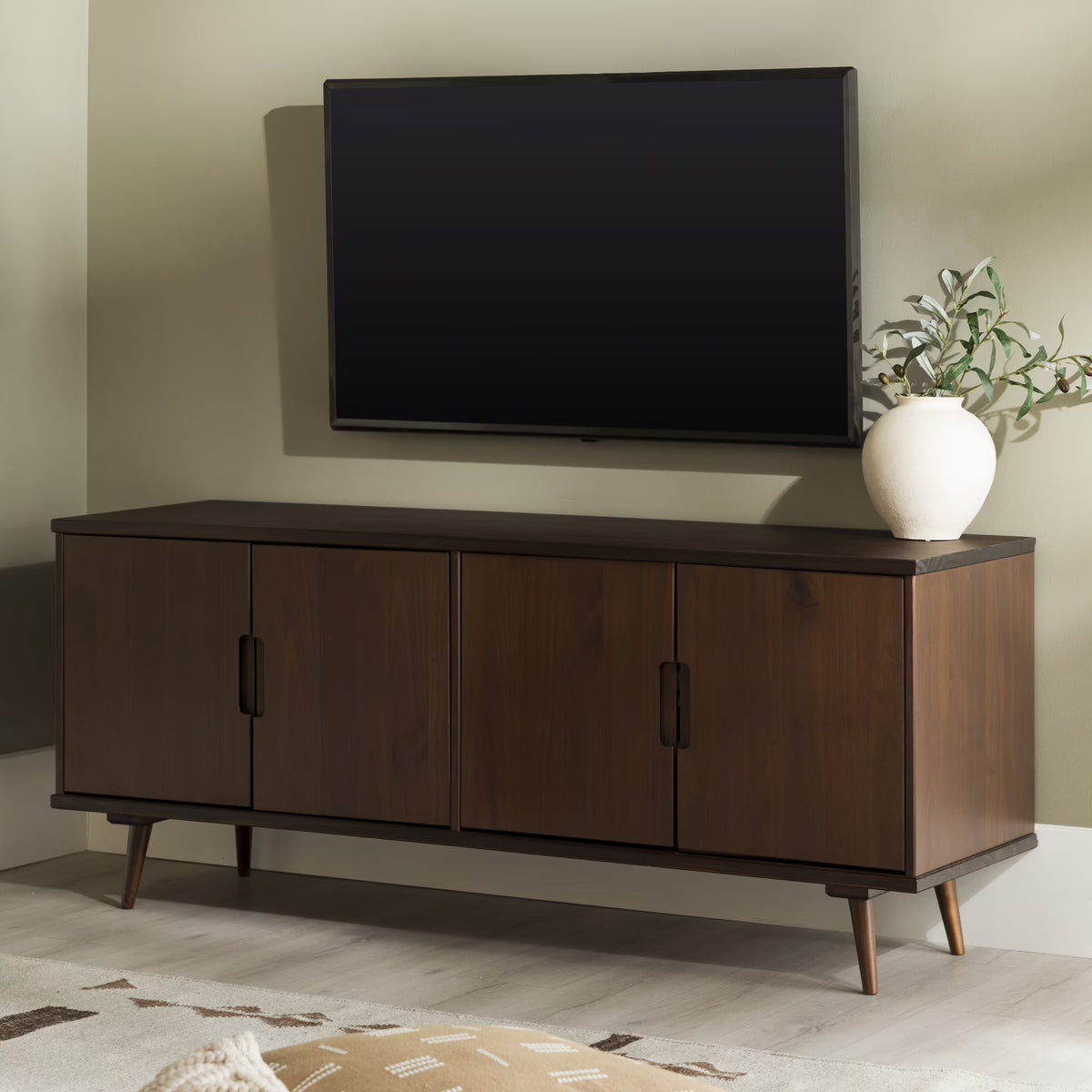 4-Door Walnut TV Stand D690864