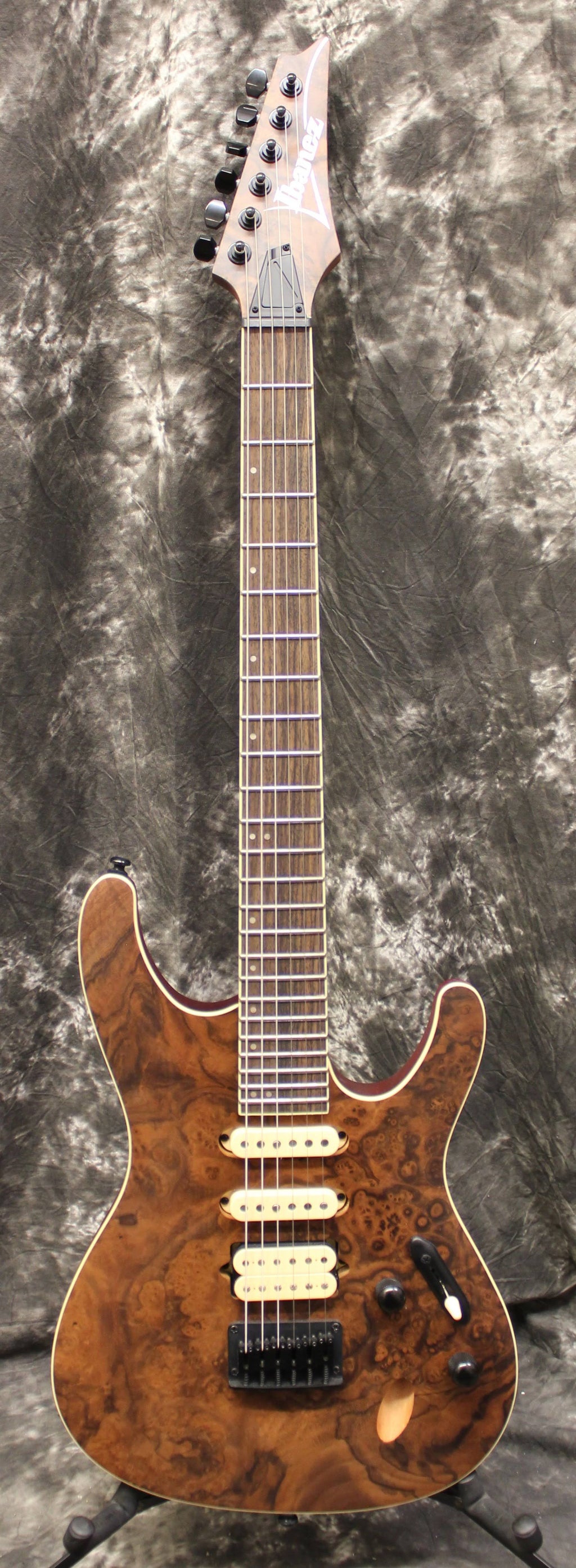 Natural Flat Electric Guitar R840383