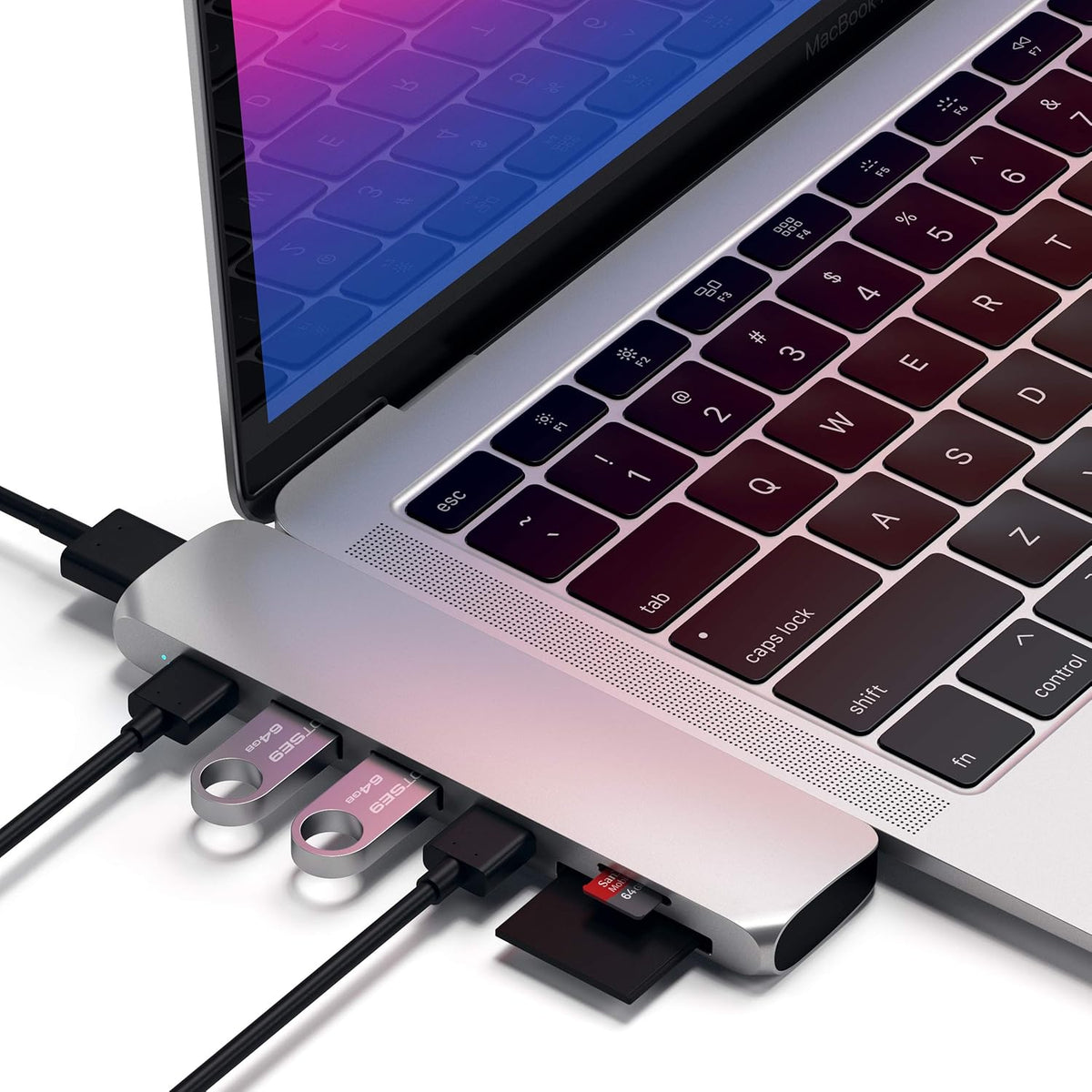 Aluminum Type-C Pro Hub Adapter with USB-C PD, 4K HDMI, SD Card Reader, USB 3.0 Q2964