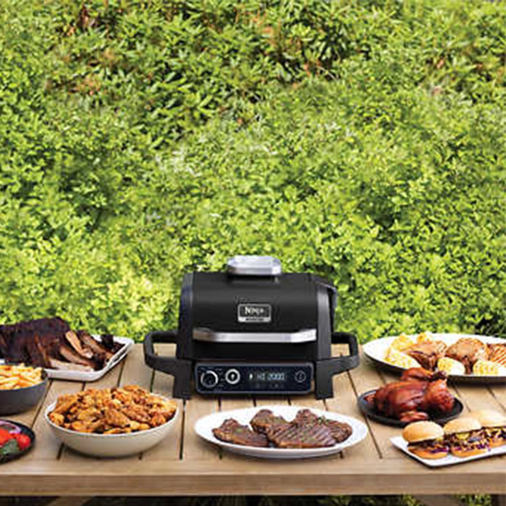 Restored 7-in-1 Outdoor Grill & Smoker and Air Fryer F982