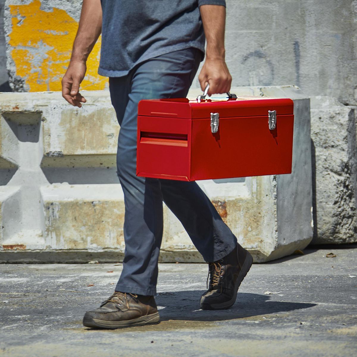 21 in. Steel Toolbox V522536