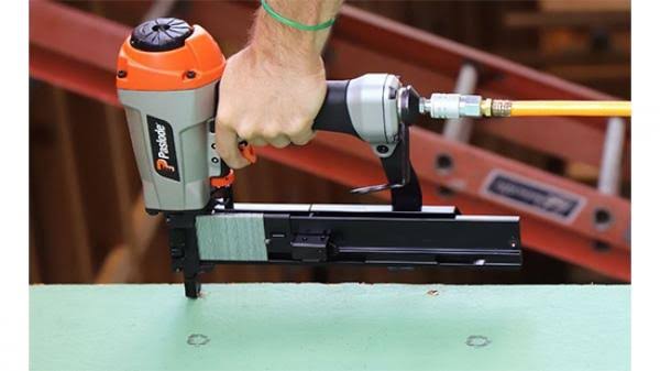 16 Gauge 15/16 Wide Crown Stapler W410