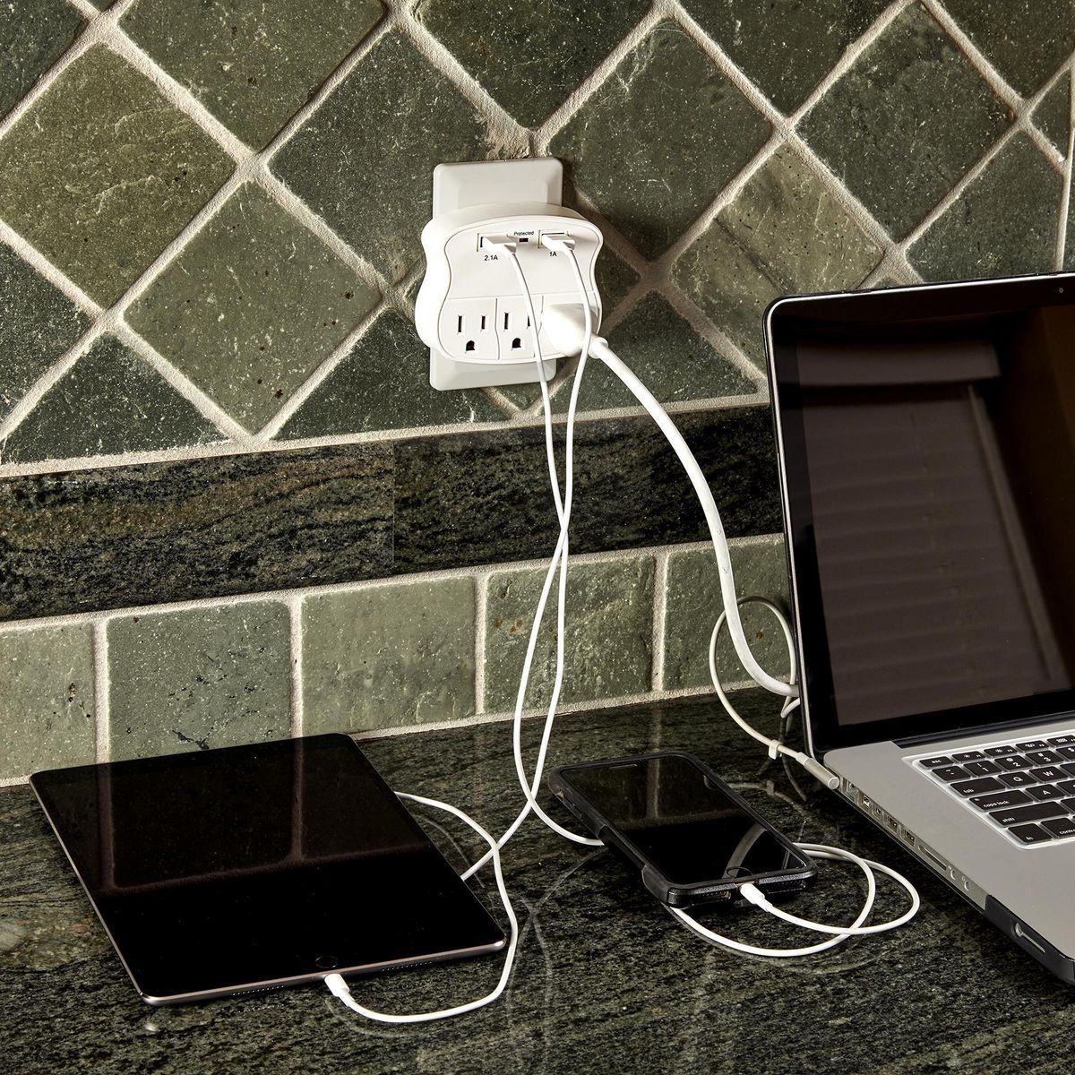 3-Outlet 2 USB Wall Adapter S775894